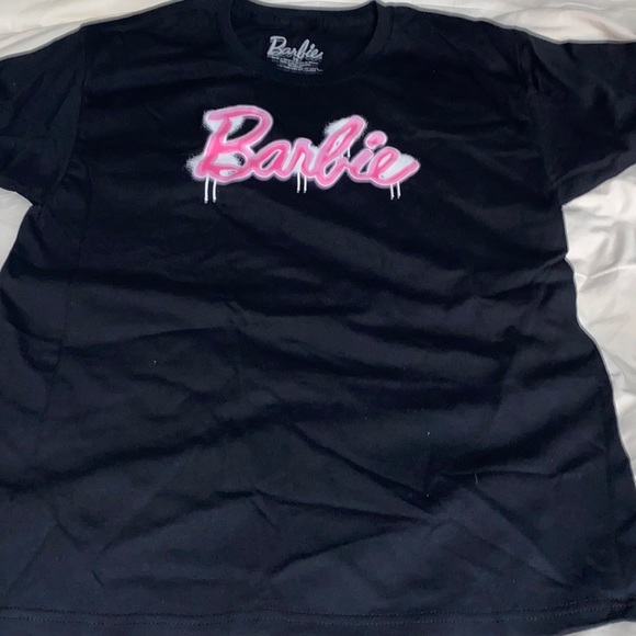 Barbie black short sleeve crewneck T-shirt hot pink graphic Barbie